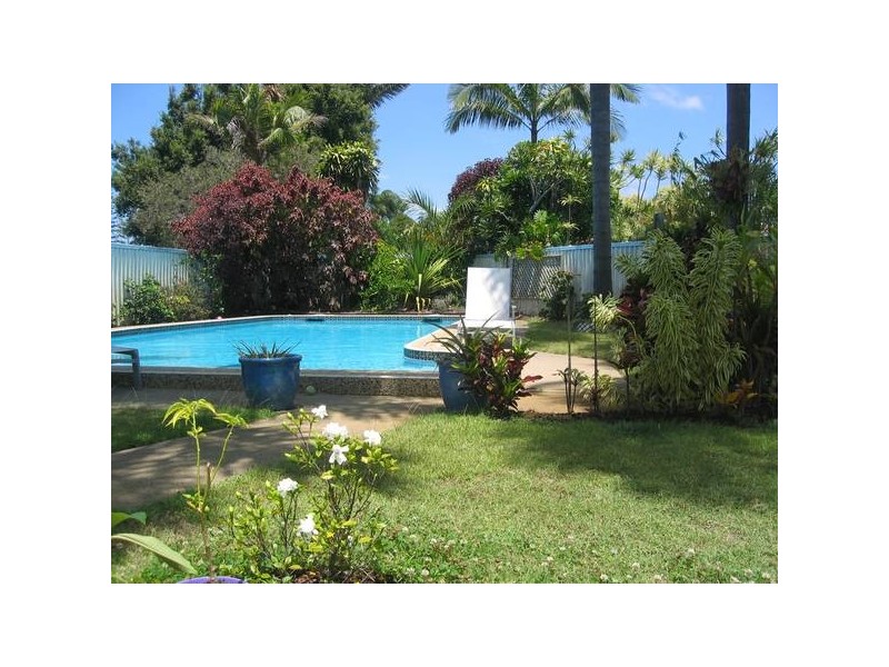 9 Celtis Court, Palm Beach QLD 4221