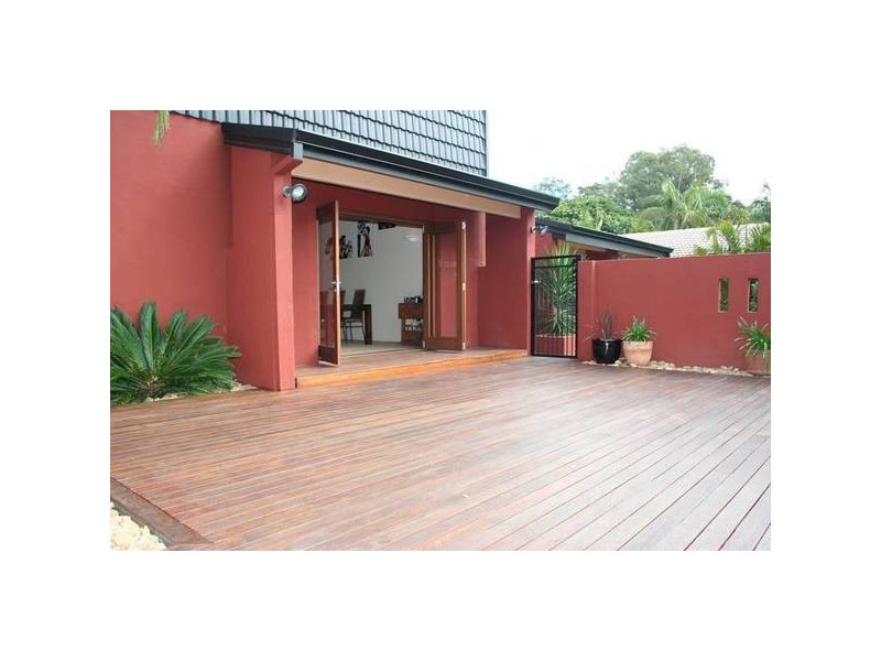 16 Myrtle Court, Palm Beach QLD 4221