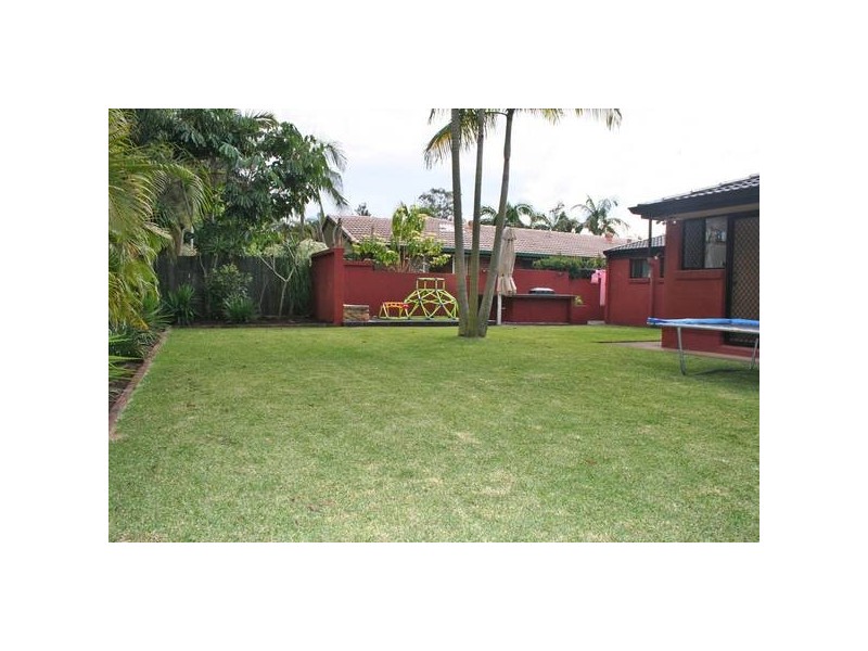 16 Myrtle Court, Palm Beach QLD 4221