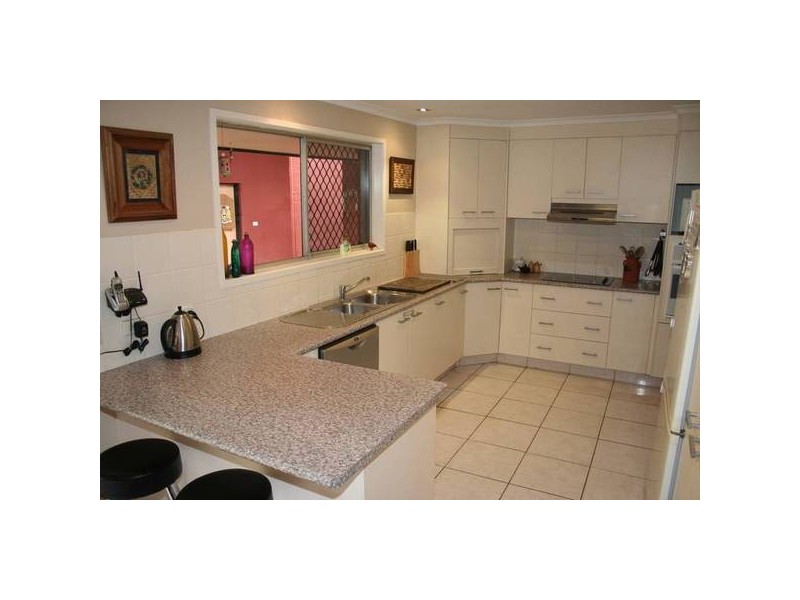16 Myrtle Court, Palm Beach QLD 4221