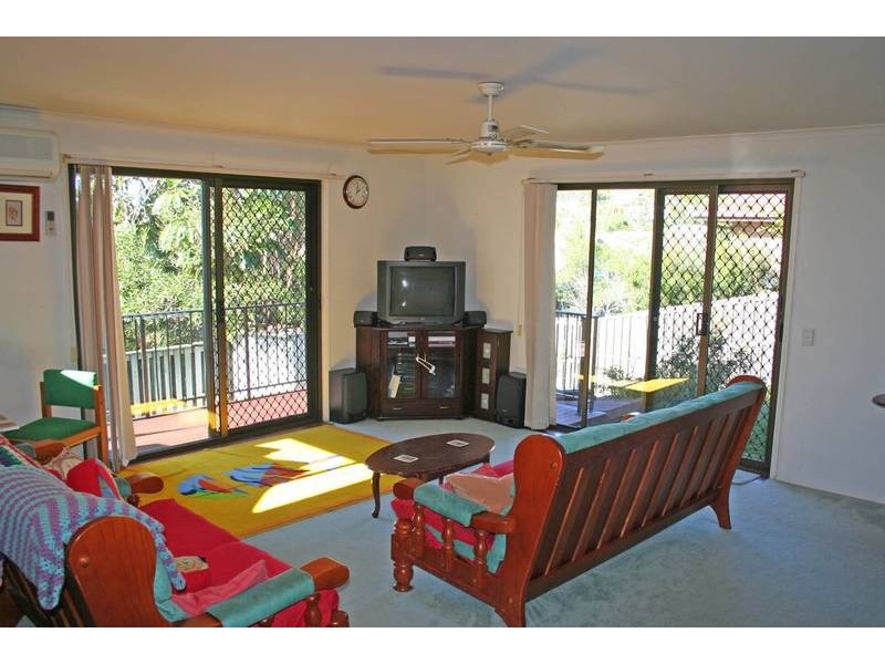 10 Maranta Street, Elanora QLD 4221