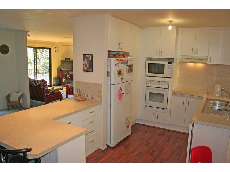 10 Maranta Street, Elanora QLD 4221