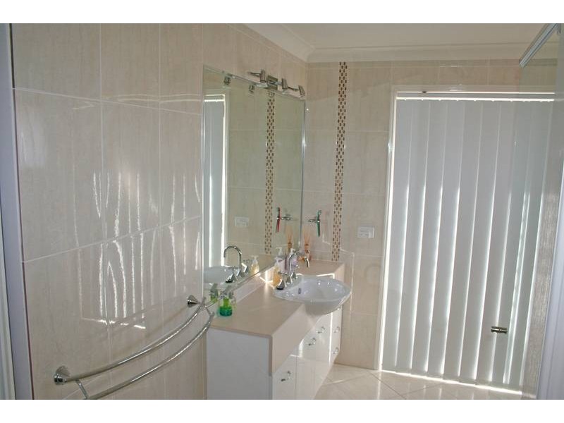 Elanora QLD 4221