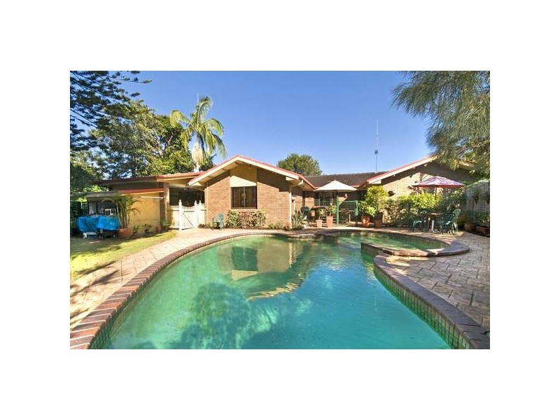 9 Araucaria Way, Elanora QLD 4221