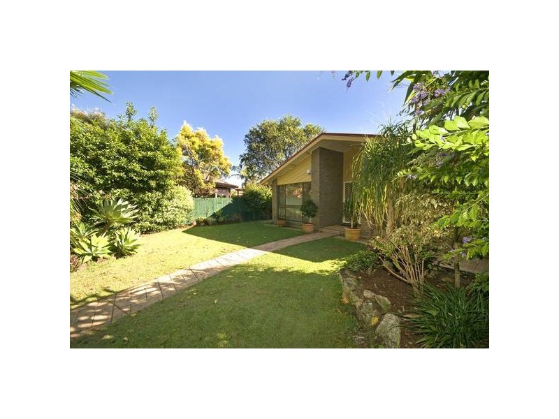 9 Araucaria Way, Elanora QLD 4221