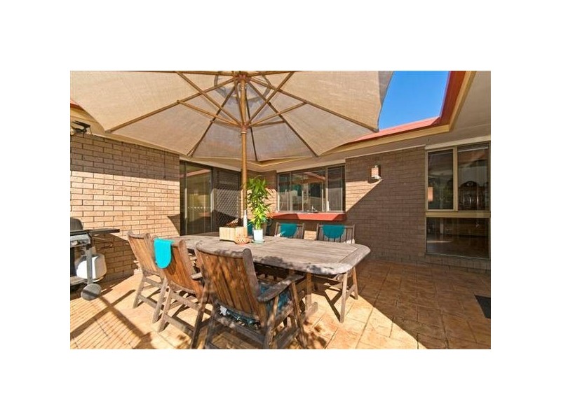 9 Araucaria Way, Elanora QLD 4221