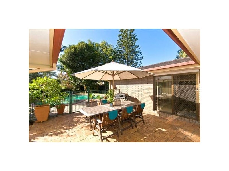 9 Araucaria Way, Elanora QLD 4221