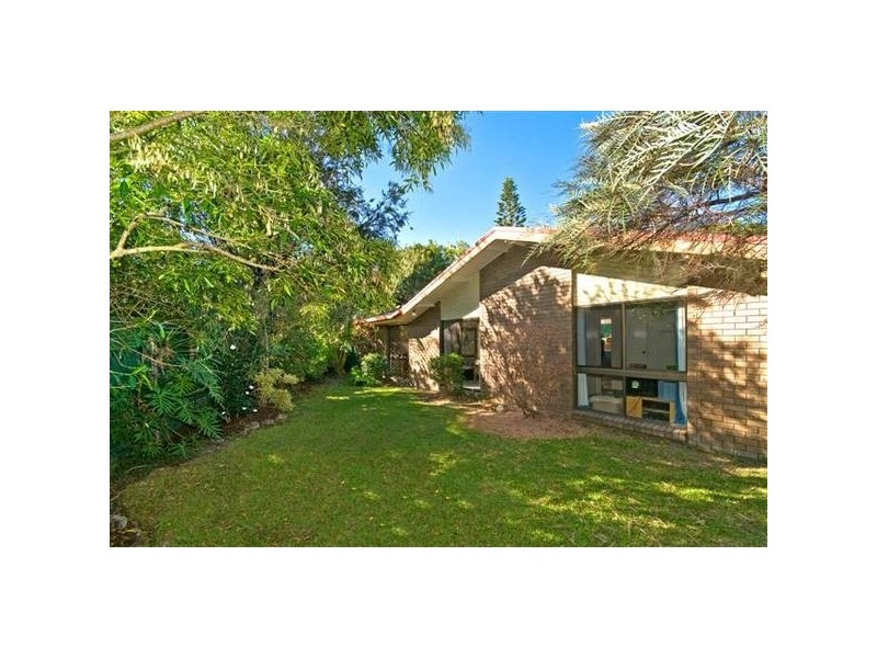 9 Araucaria Way, Elanora QLD 4221