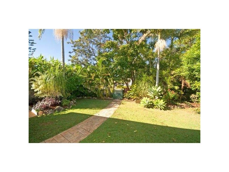 9 Araucaria Way, Elanora QLD 4221