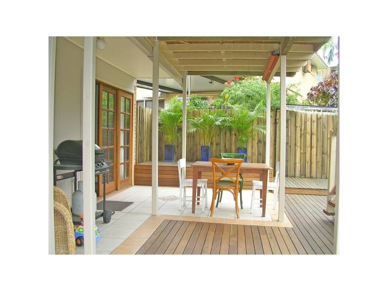 6 Crest Drive, Elanora QLD 4221