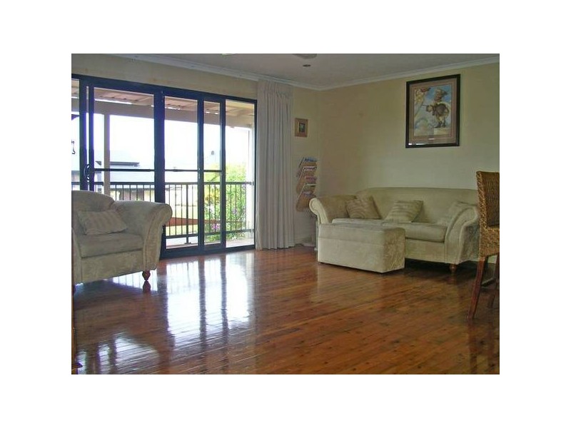 6 Crest Drive, Elanora QLD 4221