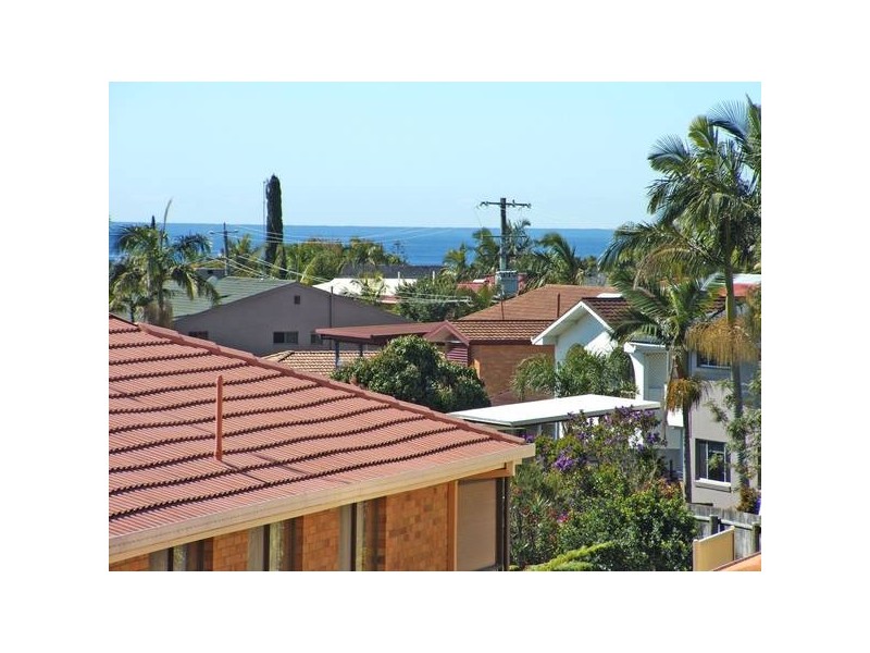 6 Crest Drive, Elanora QLD 4221