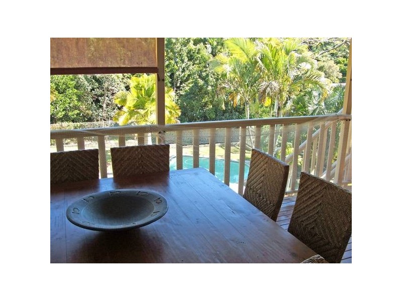 6 Crest Drive, Elanora QLD 4221