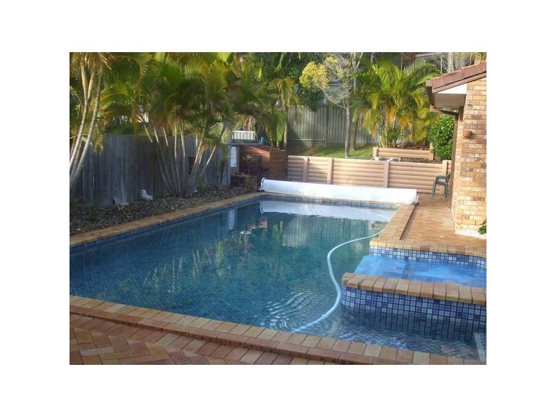 100 K P McGrath Drive, Elanora QLD 4221