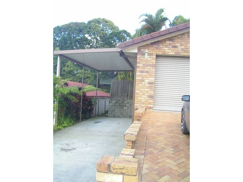 100 K P McGrath Drive, Elanora QLD 4221