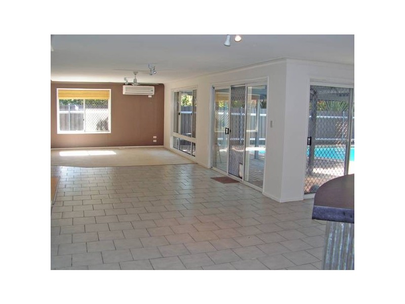 24 Almond Court, Elanora QLD 4221