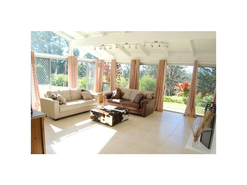 2 Dermott Place, Tallebudgera QLD 4228