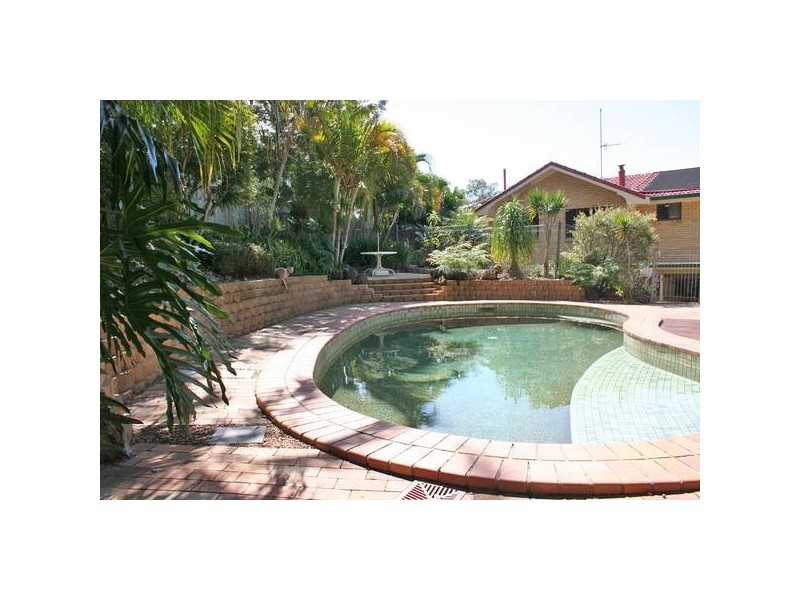 19 Myrtle Court, Palm Beach QLD 4221