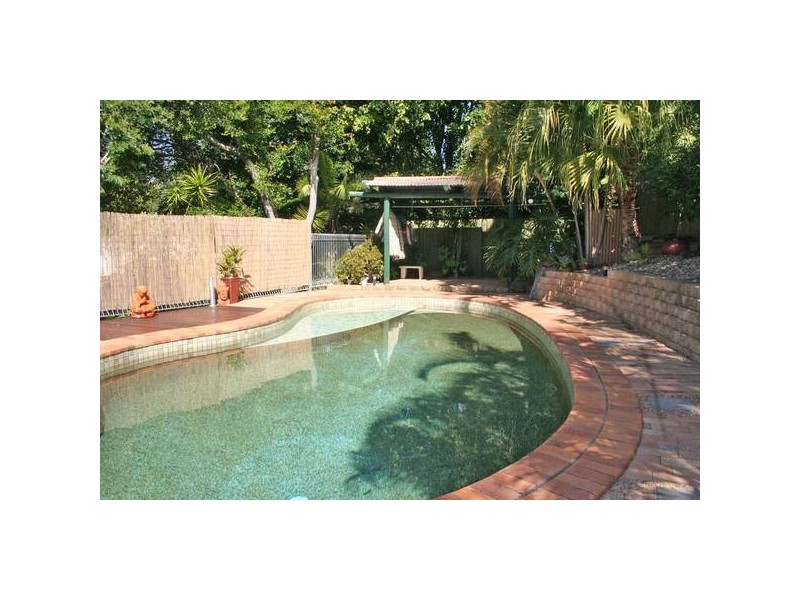 19 Myrtle Court, Palm Beach QLD 4221