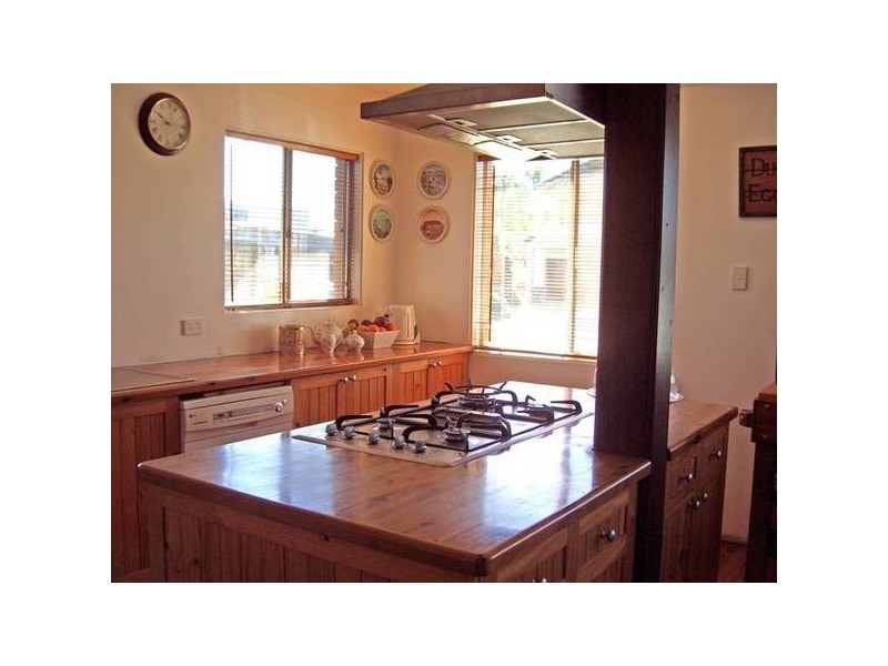 4 Bali Ave, Palm Beach QLD 4221