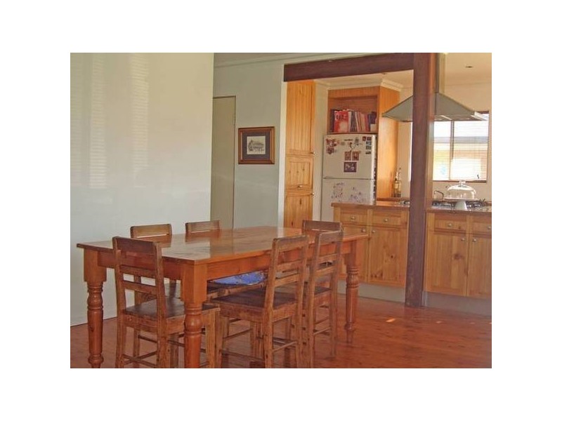 4 Bali Ave, Palm Beach QLD 4221