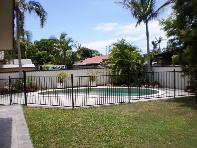 18 Mahogany Drive, Palm Beach QLD 4221