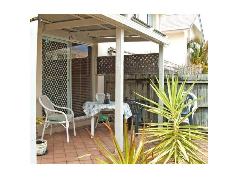 151/2 Coolgardie St, Elanora QLD 4221