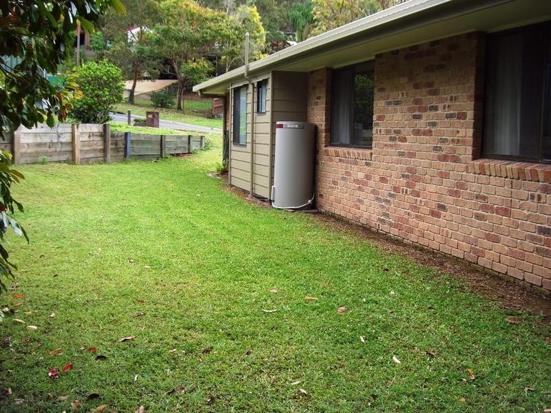 18 Hillcot Street, Currumbin Waters QLD 4223