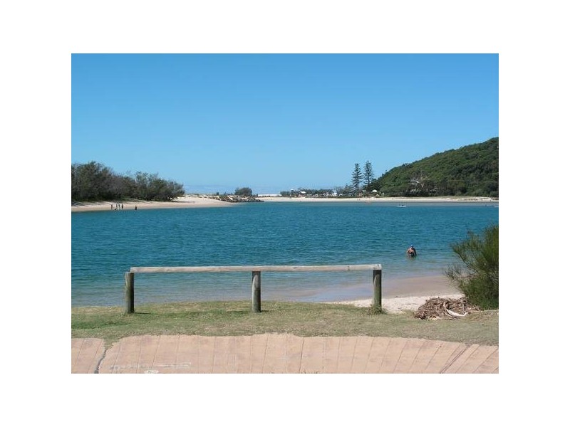 247 Jefferson Lane, Palm Beach QLD 4221