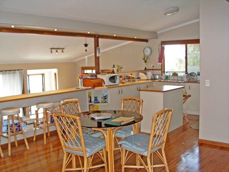 4 Kaffia Court, Elanora QLD 4221