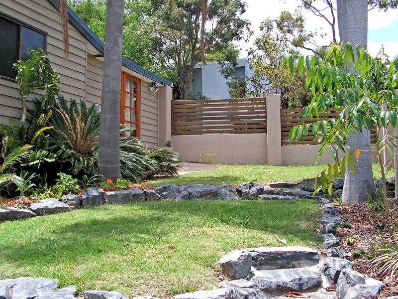 4 Kaffia Court, Elanora QLD 4221