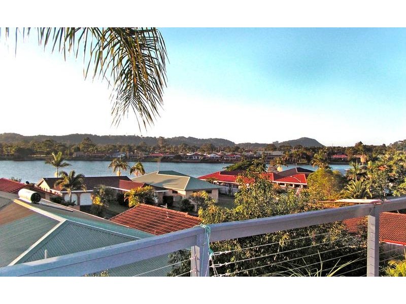4 Kaffia Court, Elanora QLD 4221