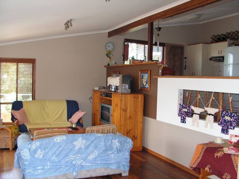 4 Kaffia Court, Elanora QLD 4221