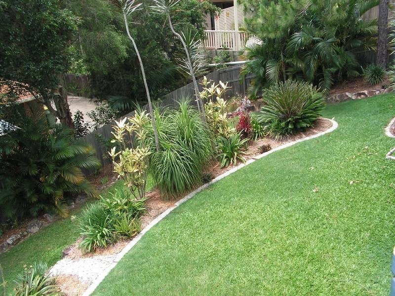 4 Kaffia Court, Elanora QLD 4221
