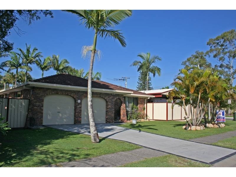 1 Bienvenue Avenue, Currumbin Waters QLD 4223