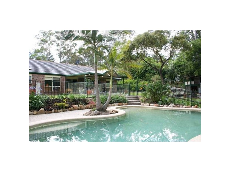 6 Cornwall Drive, Elanora QLD 4221