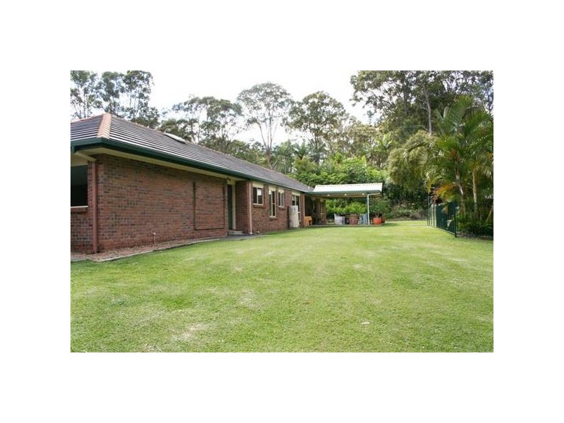 6 Cornwall Drive, Elanora QLD 4221