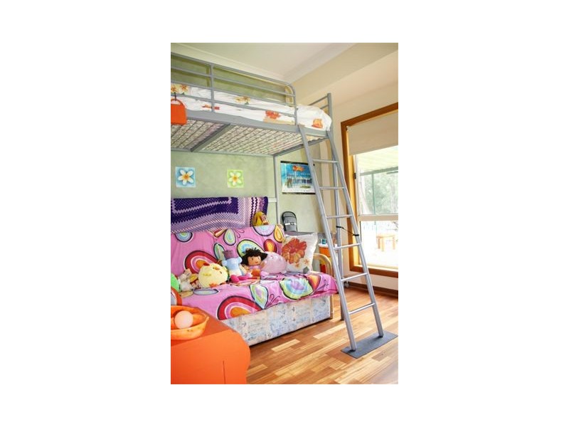 6 Cornwall Drive, Elanora QLD 4221