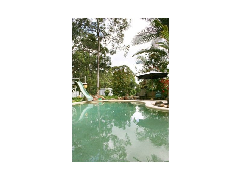 6 Cornwall Drive, Elanora QLD 4221