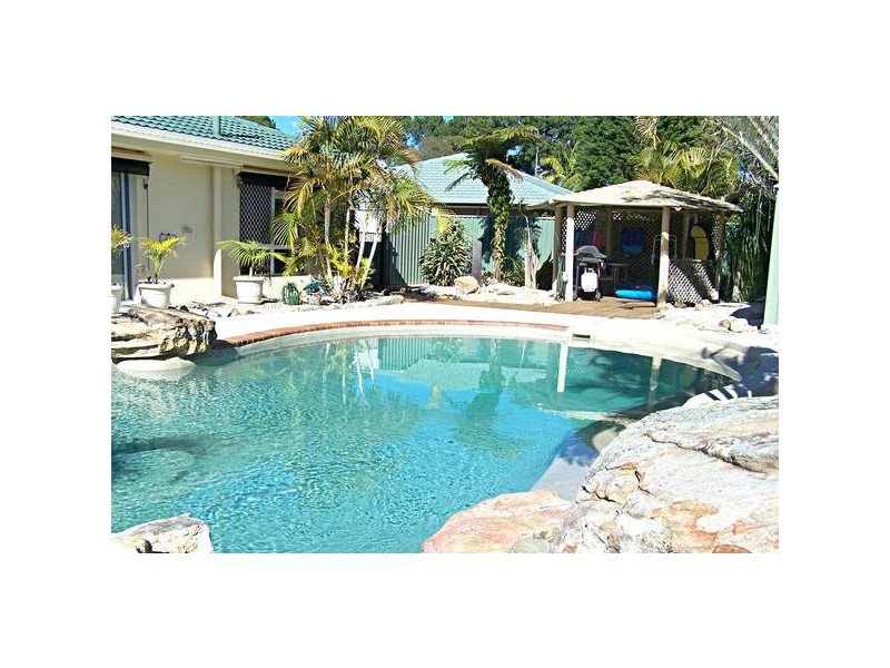 19 Pinon Close, Elanora QLD 4221