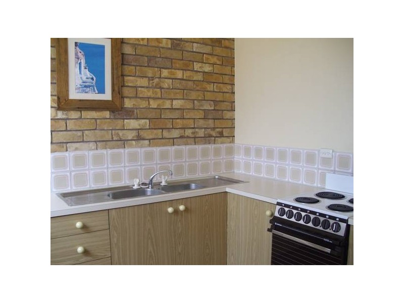 2/10 Craft Court, Miami QLD 4220