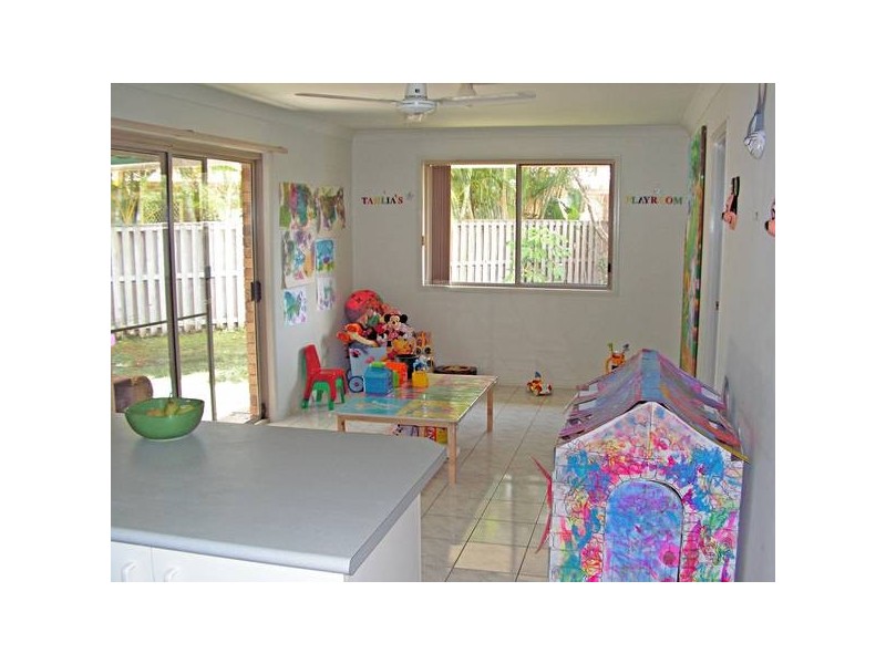 10 Cosmos Court, Elanora QLD 4221