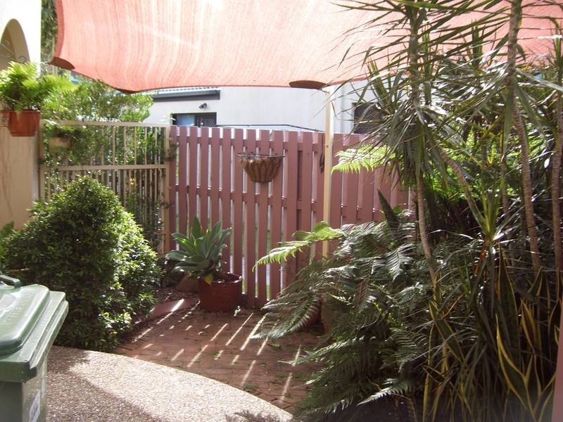 2/9 Wuruma Court, Elanora QLD 4221