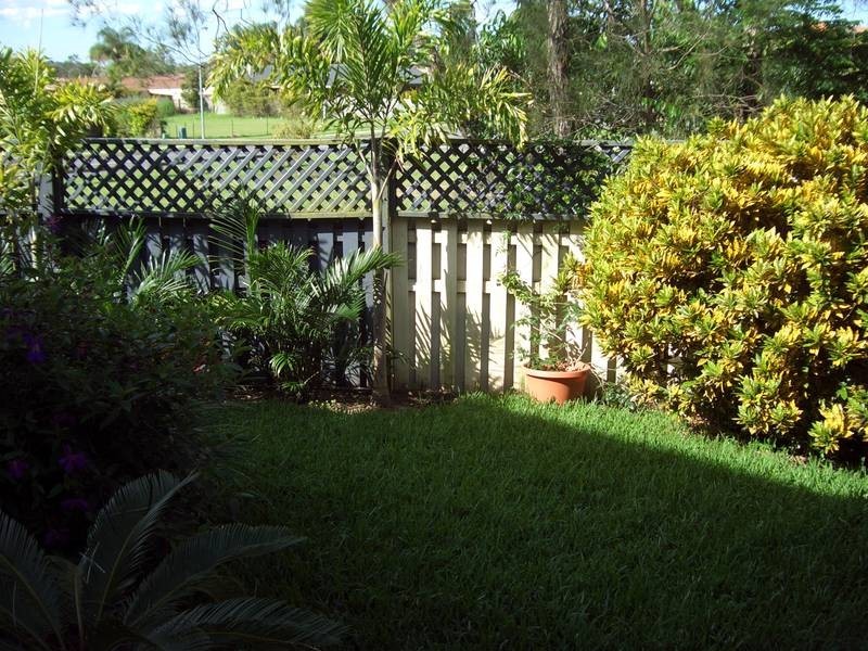 2/9 Wuruma Court, Elanora QLD 4221