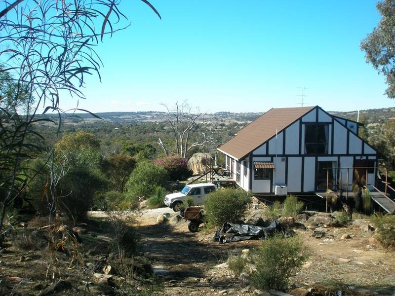 319 Leeder Road, Clackline WA 6564