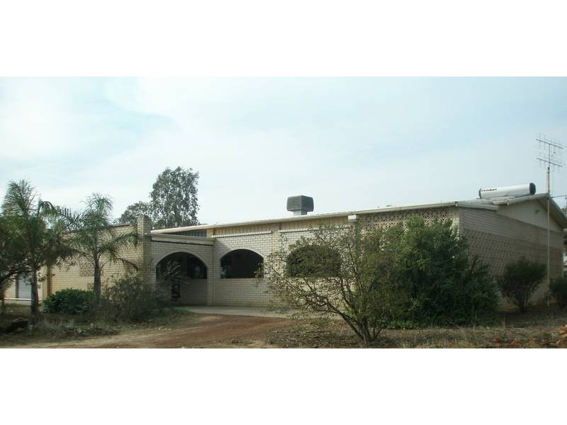 7756 Great Eastern Highway, Muluckine WA 6401