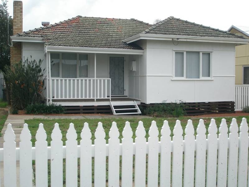 13 Martin Street, Northam WA 6401