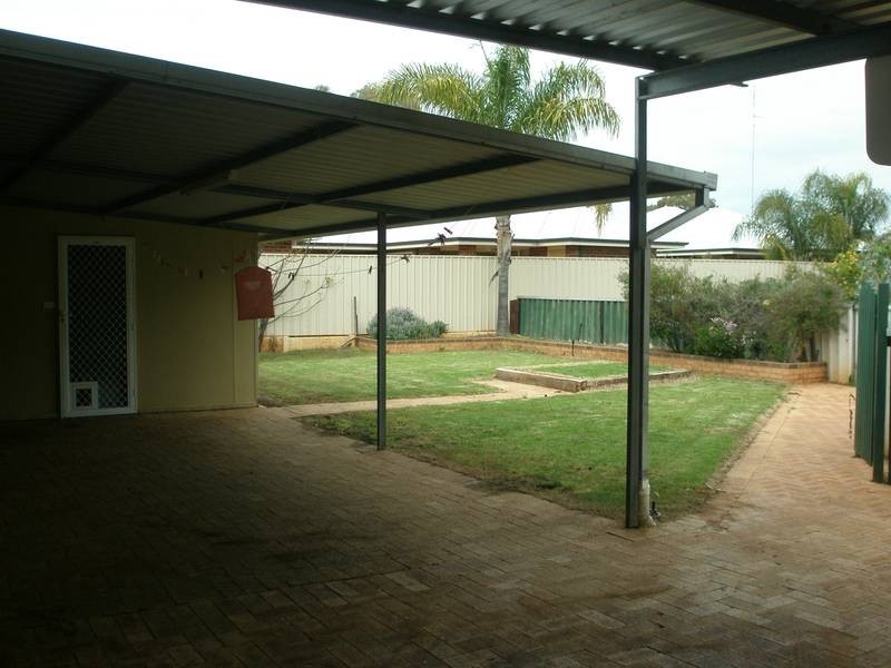 5 Clarke Street, Northam WA 6401