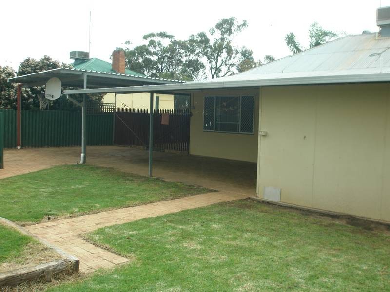 5 Clarke Street, Northam WA 6401