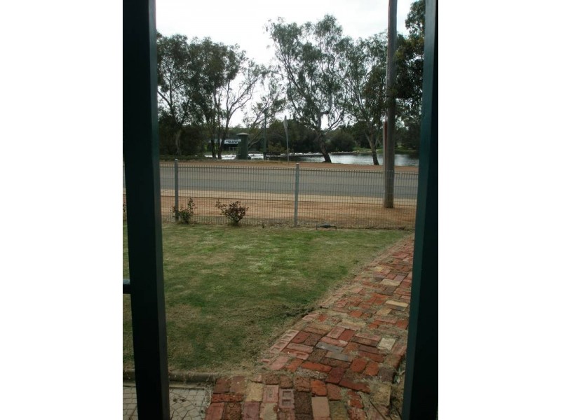 5 Clarke Street, Northam WA 6401